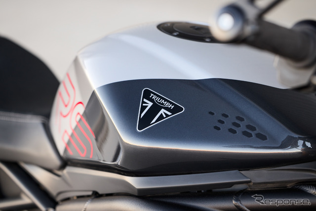 トライアンフ スピード・トリプル1200 RS 新型