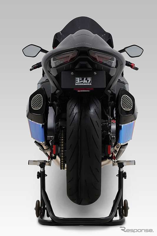機械曲 R-11Sq R チタンサイクロン 2本出し 政府認証:走り去る後ろ姿に余韻が残るリアスタイル