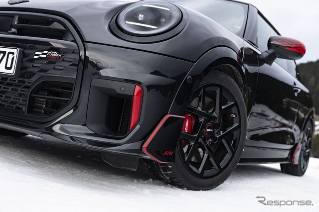 MINI「ジョン・クーパー・ワークス」(JCW)新型向けの新たな純正アクセサリー装着車