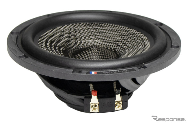S 6.45　Signature 165mmスリム・ミッドバス希望小売価格：9万5700円（税込・ペア）●再生周波数帯域：60Hz～8kHz ●定格入力：75W ●入力インピーダンス：3Ω ●出力音圧レベル：90dB ●取付口径サイズ：141.9mm ●取付奥行サイズ：63.7mm ●グリルなし