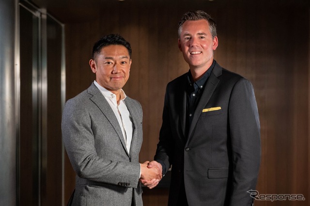 八光エルアールの池田浩八代表取締役と>ロータスカーズのダン・バルマーCEO