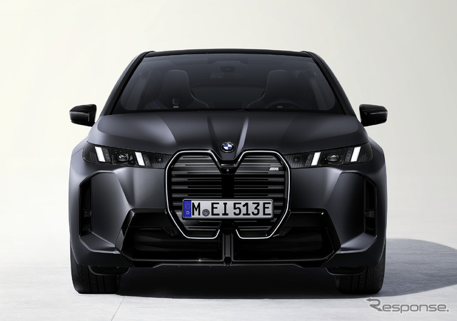 BMW『iX』改良新型の「M70 xDrive」