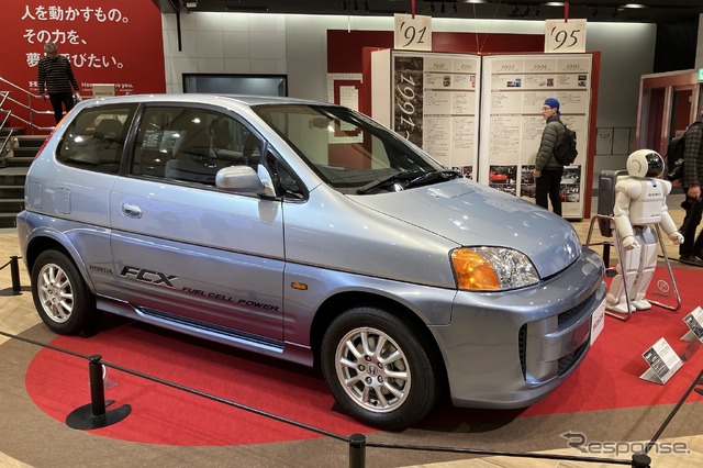 ホンダ青山ビル1階:ホンダウェルカムプラザ青山、FCX