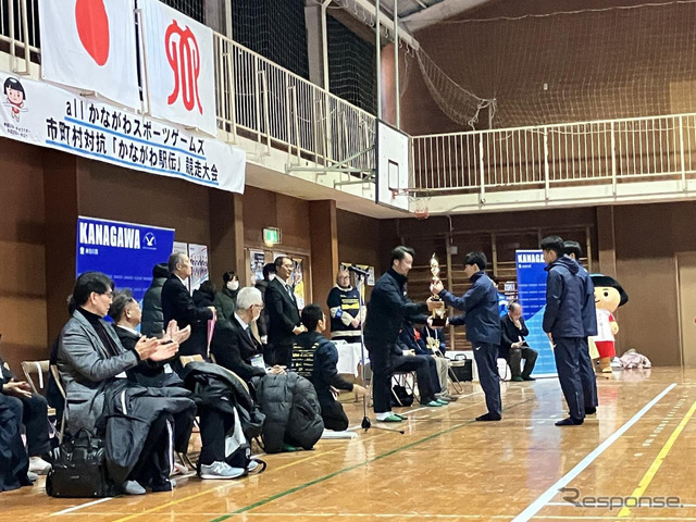 「かながわ駅伝」競走大会にヤマハの電動スクーター『E01』4台が先導車などに活用