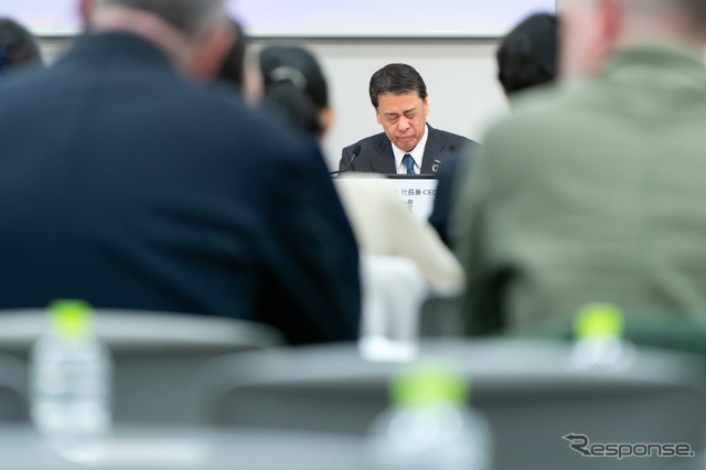 記者会見に臨む日産の内田社長(2025年2月13日)