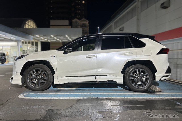 テイン フルスペック車高調 フレックスZ トヨタ・RAV4 PHV装着例(ダウン量:フロント 45mmダウン / リア 40mmダウン)
