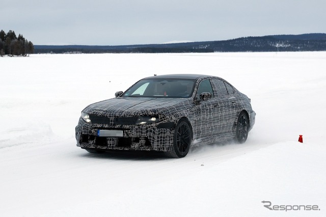BMW M5セダン 改良新型のプロトタイプ