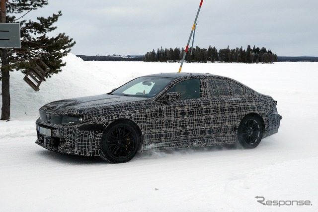 BMW M5セダン 改良新型のプロトタイプ