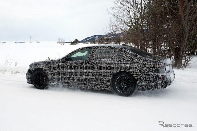 BMW M5セダン 改良新型のプロトタイプ
