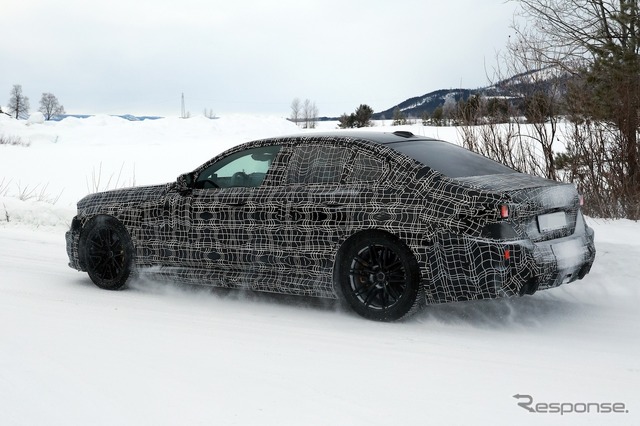 BMW M5セダン 改良新型のプロトタイプ