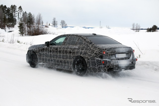 BMW M5セダン 改良新型のプロトタイプ