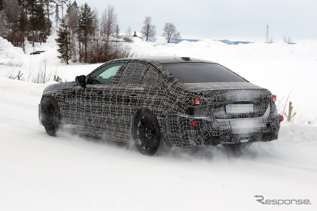 BMW M5セダン 改良新型のプロトタイプ