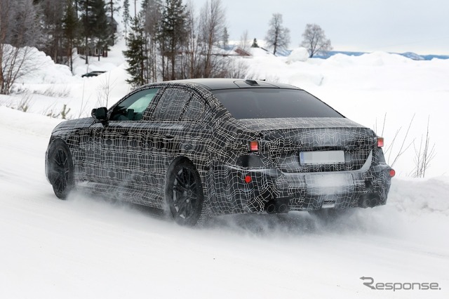 BMW M5セダン 改良新型のプロトタイプ
