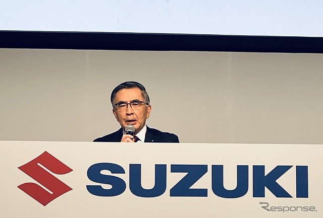 新中期経営計画『By Your Side』を発表するスズキの鈴木俊宏社長