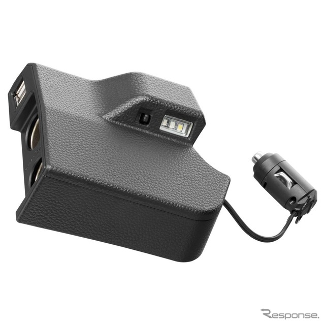 カーメイト「N-BOX専用増設電源ソケット&USB ダウンライト付き」
