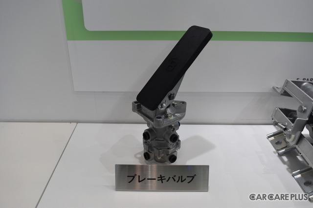 初出展のいすゞ自動車が訴求する「いすゞE-PARTS」に感じた今後の商用・大型車のリビルトパーツの可能性…IAAE2025