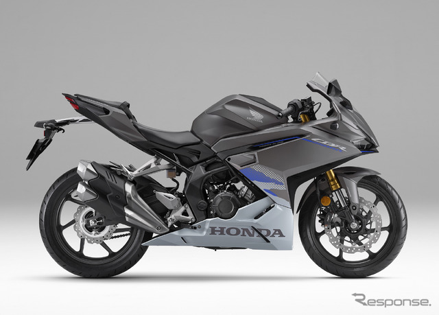 ホンダ CBR250RR（マットビュレットシルバー）