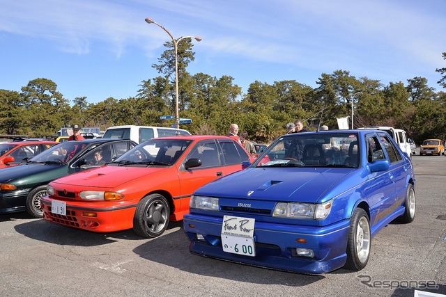 静岡・三保レトロカーフェスティバル いすゞ+スバルミーティング