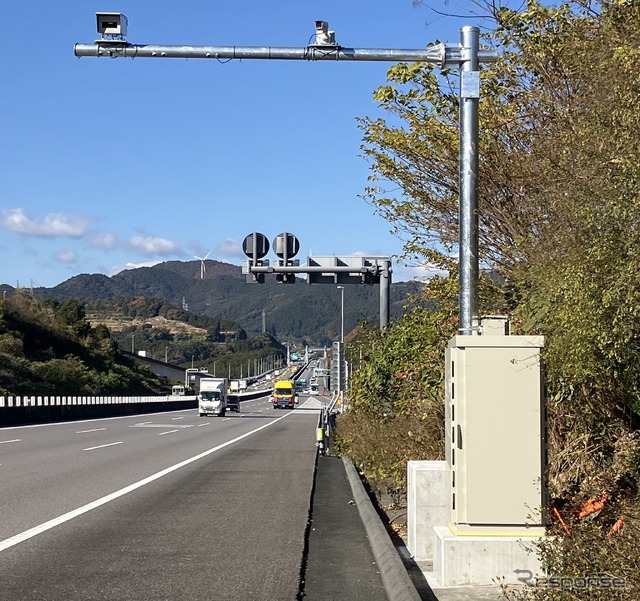 三菱重工が自動運転トラックの高速道路本線への合流支援システム開発