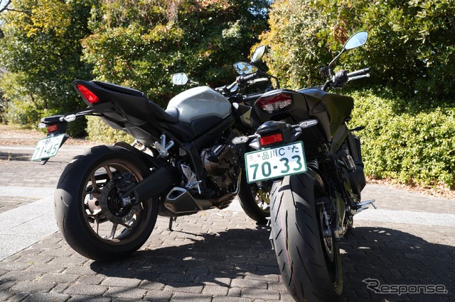 ホンダ CB650R E-Clutch(左)とヤマハ MT-09 Y-AMT(右)
