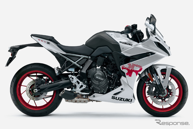 スズキ GSX-8R(マットソードシルバーメタリック)