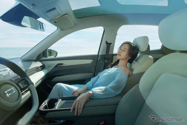 一汽奔騰の新型EV「悦意03」
