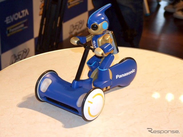 ルマン24時間を電池2本で…『エボルタ号』デモ走行