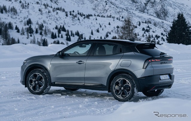 アルファロメオ『ジュニア』のハイブリッド4WD「イブリダQ4」
