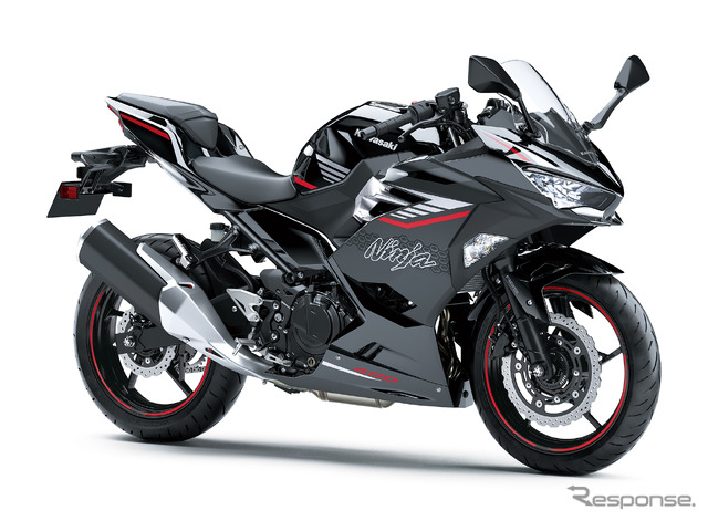 カワサキ Ninja400（メタリックスパークブラック×メタリックマグネティックダークグレー）
