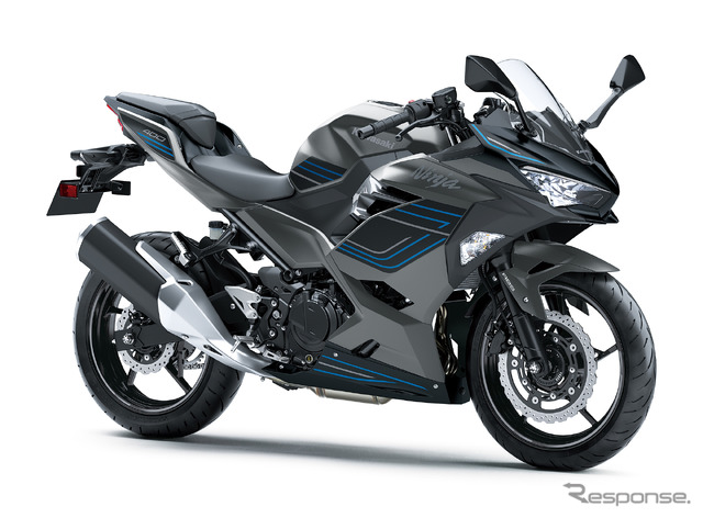 カワサキ Ninja400（メタリックマットグラフェンスチールグレー×メタリックフラットスパークブラック）