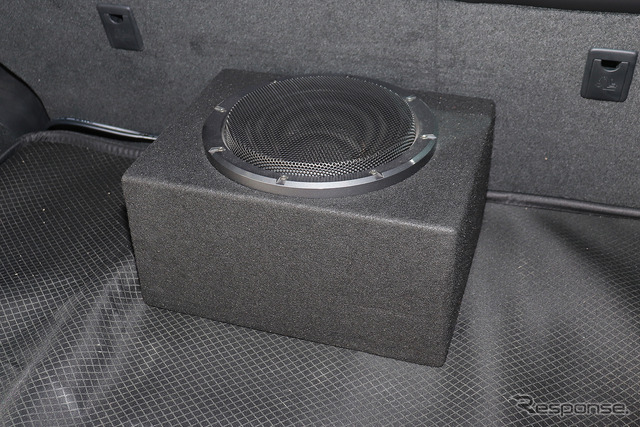「パワーアンプ内蔵DSP」が搭載されたオーディオカーの一例(製作ショップ:レジェーラ<静岡県>)。