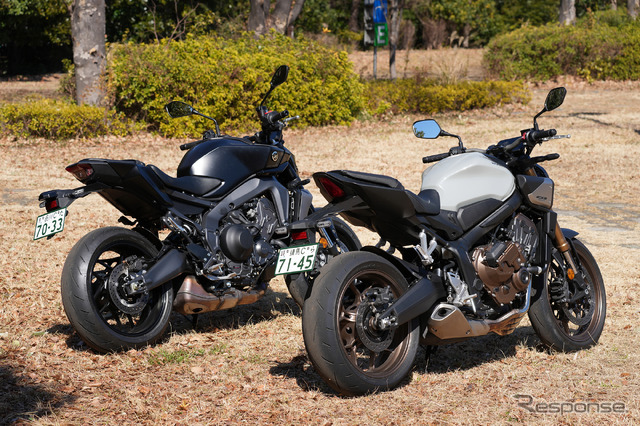 ヤマハ MT-09 Y-AMT(左)とホンダ CB650R E-Clutch(右)