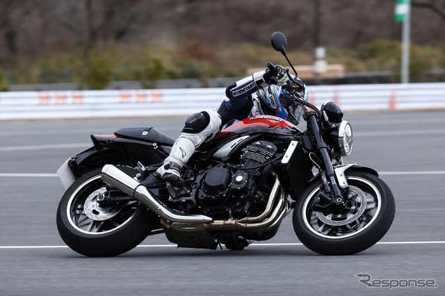 Z900RS(SHOWAハイパフォーマンスシリーズKIT装着車)