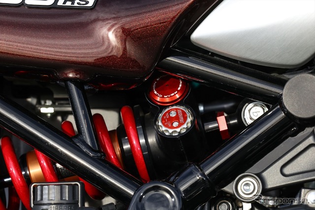 Z900RS(SHOWAハイパフォーマンスシリーズKIT装着車)
