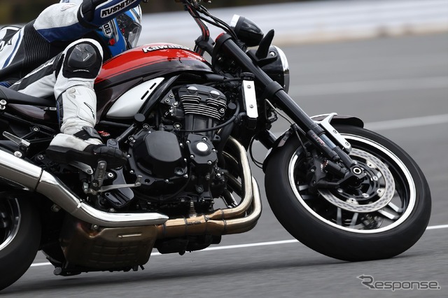 Z900RS(SHOWAハイパフォーマンスシリーズKIT装着車)