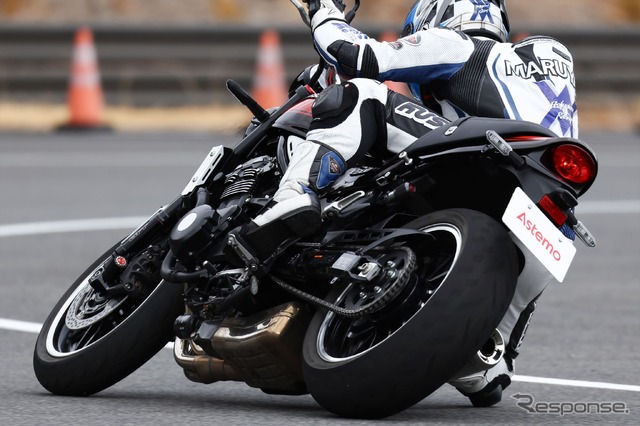 Z900RS(SHOWAハイパフォーマンスシリーズKIT装着車)