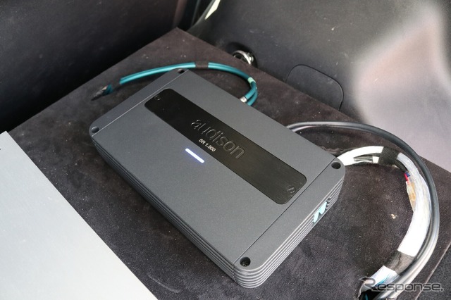 サブウーファー用にチョイスしたのがオーディソンのSR1.500.2。十分なパワーを備え小型、省電力なのも設置の理由となった。