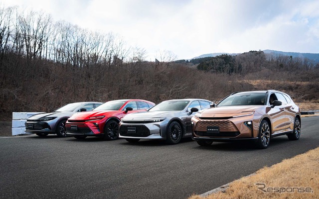 トヨタ クラウン(左から、クロスオーバー、スポーツ、セダン、エステート)