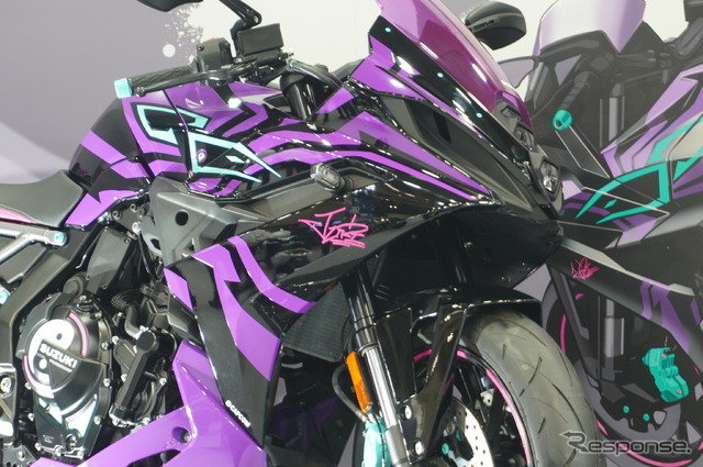 『ストリートファイター6』とコラボレーションした『GSX-8R Tuned by JURI』(大阪モーターサイクルショー2025)