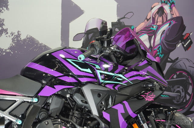 『ストリートファイター6』とコラボレーションした『GSX-8R Tuned by JURI』(大阪モーターサイクルショー2025)
