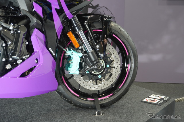 『ストリートファイター6』とコラボレーションした『GSX-8R Tuned by JURI』(大阪モーターサイクルショー2025)