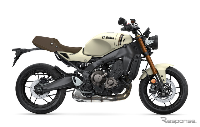 ヤマハ XSR900 2025年モデル(セラミックアイボリー)