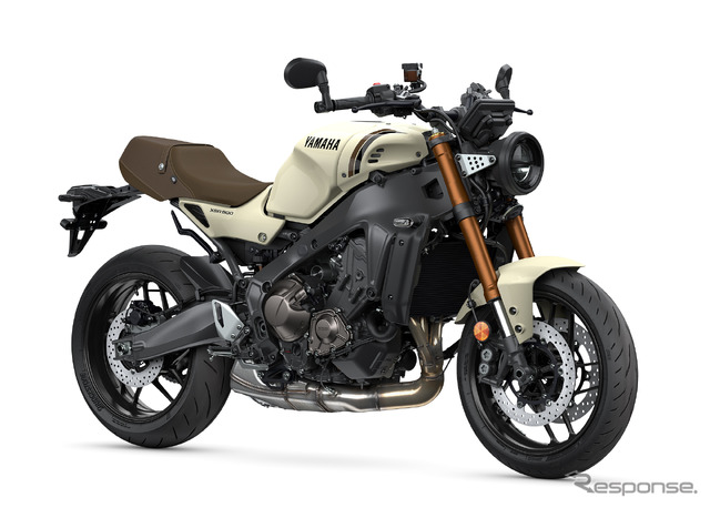ヤマハ XSR900 2025年モデル(セラミックアイボリー)