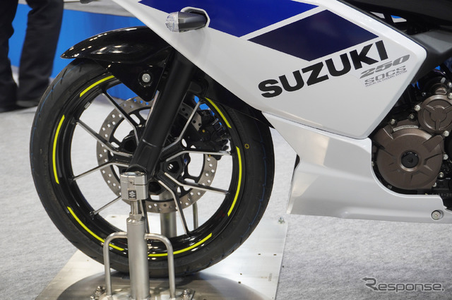 スズキ ジクサーSF250(大阪モーターサイクルショー2025)