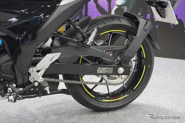 スズキ ジクサーSF250(大阪モーターサイクルショー2025)