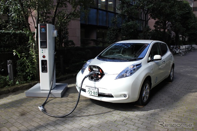 日産自動車、電気自動車用「新型急速充電器」を開発(2011年)