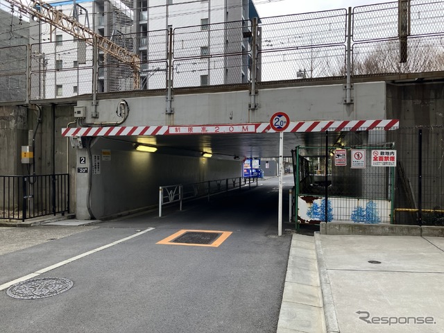 京王線・幡ヶ谷第一架道橋。向かって左が新宿方面、右が八王子方面