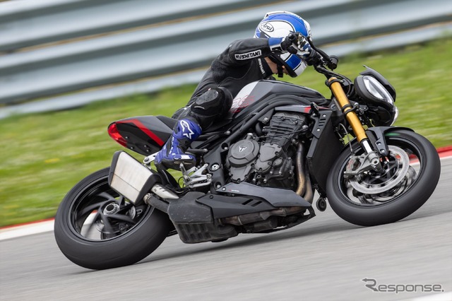 トライアンフ スピードトリプル1200RS