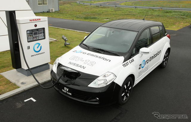 日産の新型EV…超未来的ルックスが判明!!