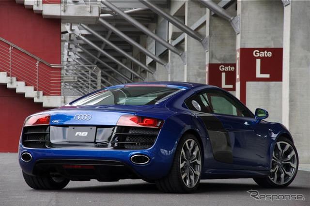 アウディ R8 V10モデル 発売…ライバルは?